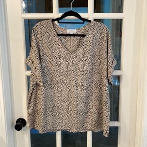 Gilli 1X Animal Print Short Sleeve Blouse